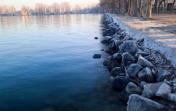 Életveszélyes a Balaton jegén tartózkodni