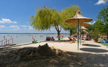 Idén nyáron is vár a Balaton!