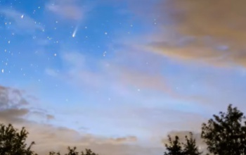 Videón a Lemmon üstökös