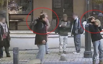 Betonbuckákat dobáltak fiatalok a Noszlopy soron szombat este