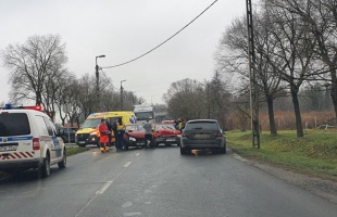Baleset a Vásártéri úton: két autó ütközött