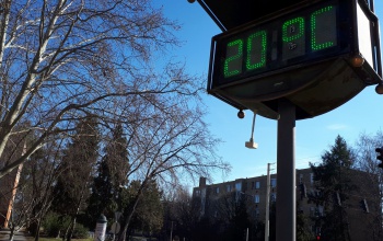 20 fokot mutatott a Honvéd utcai csomópontban a hőmérő!