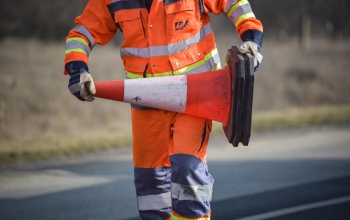 Teljes útzár lesz Karádon: átereszt építenek át