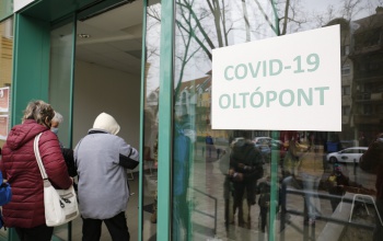 Több mint ötezer új koronavírus-fertőzött