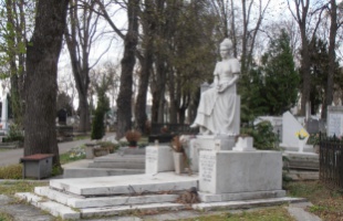 Száz éve született Bözsi baba