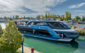 Rekordforgalom a Balatonnál: tömegek választották a hajózást május elején