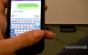 Már többet netezünk telefonon, mint sms-ezünk