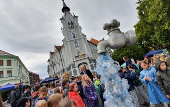 Csónak és monumentális vízcsap a Kaposvári Klímanapon