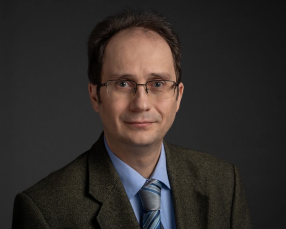 55 éves dr. Bertalan Péter történész