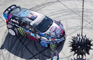 Driftelés 650 lóerővel - hiba nélkül az akadálypályán
