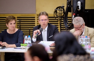 Hankó Balázs: megduplázza a kormány a családi adókedvezményt a jövő év elejéig