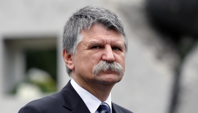 eMancik pácolódnak