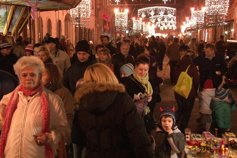 Adventi forgatag
