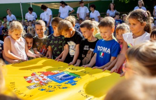 Emlékzászlót kapott a Nemzetőr sori óvoda