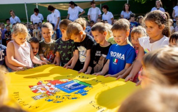 Emlékzászlót kapott a Nemzetőr sori óvoda