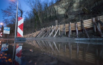 Teljes szélességében lezárták a 7-es főutat Fonyódnál