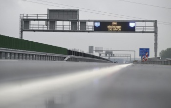 A  kényelmi díj eltörlésével több mint félmilliárd forint marad az autósoknál