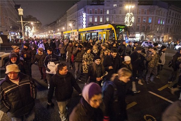 Ellenpólusok, avagy nemzeti gondolkodásunk jövője