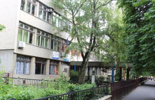 Elhalasztják a szalagavatót a Közgazban