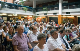 Tanévnyitó konferenciát tartottak az Eötvösben