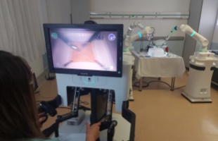 Újra sebészeti robotokat tesztelnek a Kaposi Mór Oktató Kórházban