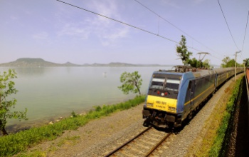 Ősszel is Balaton – a vasúton is