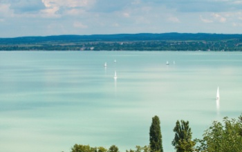 Hőség - Meteorológia: az elmúlt egy hétben 4 centimétert csökkent a Balaton átlagos vízállása