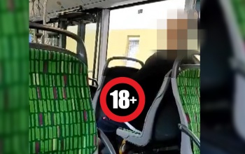 A kaposvári buszon mutogatta nemi szervét egy férfi, gyerekek is láthatták - videó