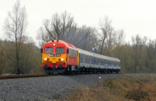 Változik a MÁV és a Volánbuszok menetrendje október 23-án és a hosszú hétvégén