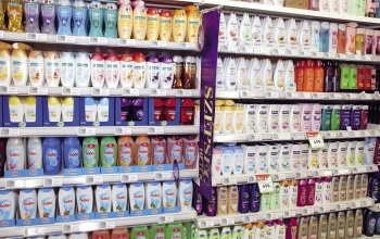 12 tusfürdővel, nyáron, télikabátban távozott az üzletből