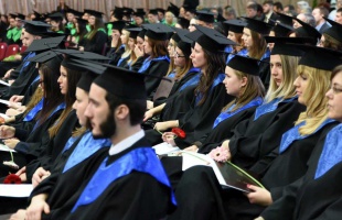 Egyre kevesebb álláshirdetésnél feltétel a diploma