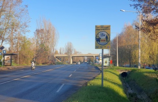 Új táblákat helyeztek ki a biciklisek védelmében Somogyban