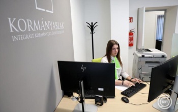 Hétvégén is nyitva tartanak a kormányablakok a választások előtt