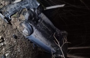 Brutális baleset történt az M7-esen: a mélybe zuhant egy autó