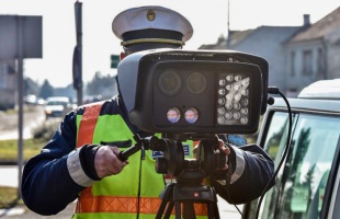 Nyolc óra alatt 82 szabályszegőt mértek be a rendőrök