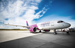 Csalók élnek vissza a Wizz Air nevével