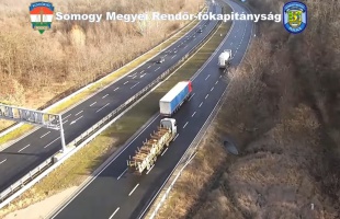 Az M7-es autópályán is bevetették a drónokat - ellenőrizték a kamionokat