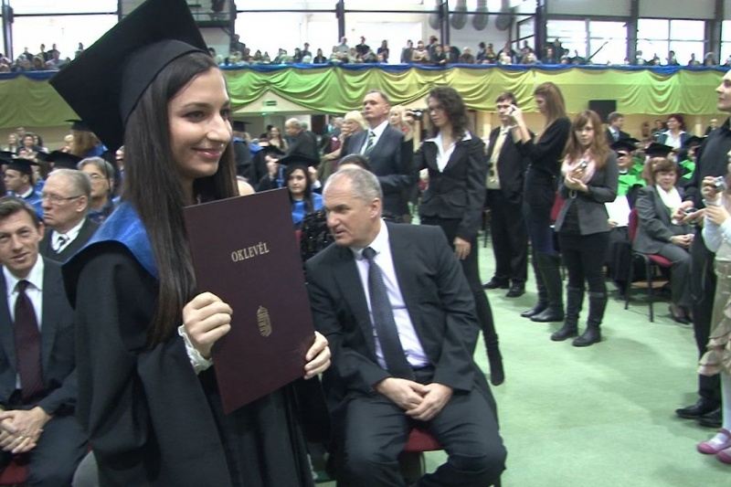 Diplomássá váltak