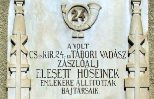 A 24-es vadászzászlóalj emléktáblája