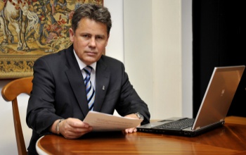 Juhász Tibor: tisztelet a nemzet napszámosainak