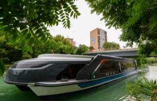 Negyven éve nem történt ilyen – megérkeztek a Balatonra az új hajók