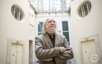 Krasznahorkai László kapta idén az irodalmi Nobel-díjat