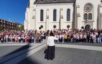 Több száz ajakról szólt a népdal a Kossuth téren