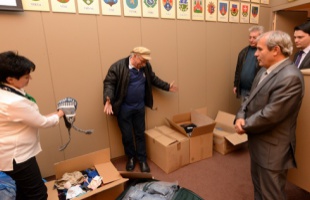 Gyermekruhák a rászorulóknak