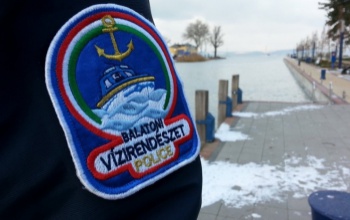 Fontos figyelmeztetés jött: életveszélyes a Balaton jegére menni!