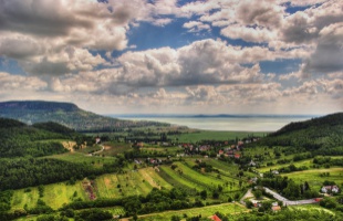 Az esküvői szezonok jelentősen hozzájárulhatnak a Balaton turizmusához