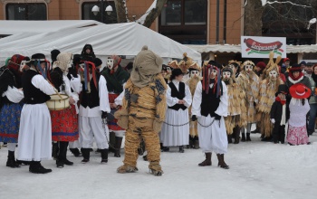 Itt a farsang, áll a bál!