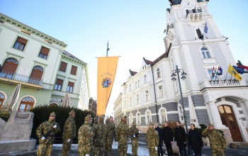 Ünnepélyesen felvonták Kaposvár zászlaját a város napja alkalmából
