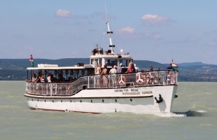 Pünkösdkör indul a hajózási szezon a Balatonon
