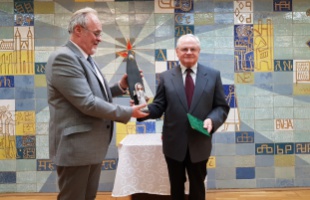 dr. Rostás Lászlót díjazta a Polgári Casino